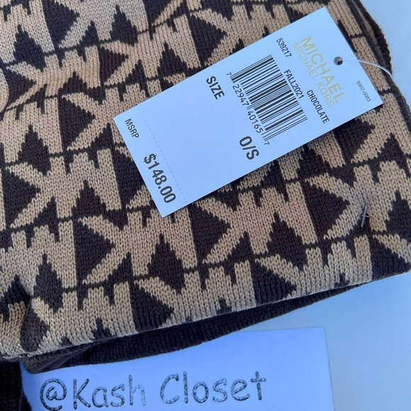 Michael Kors Hat,Gloves & Scarf Set MK Signature Cold Weather Chocolate - Picture 6 of 10